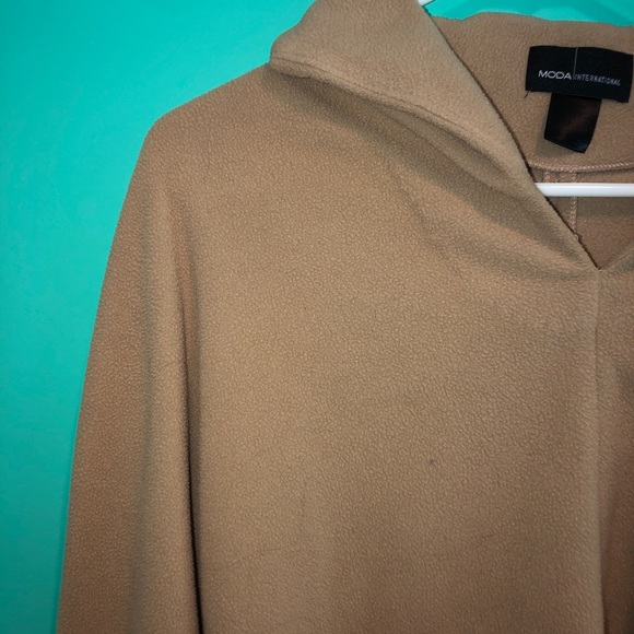 comfy fleece pullover! - Picture 2 of 3